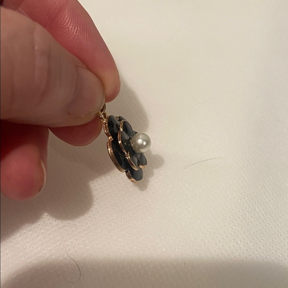 NWOT Camellia Charm w/Pearl Accent - Picture 6 of 8